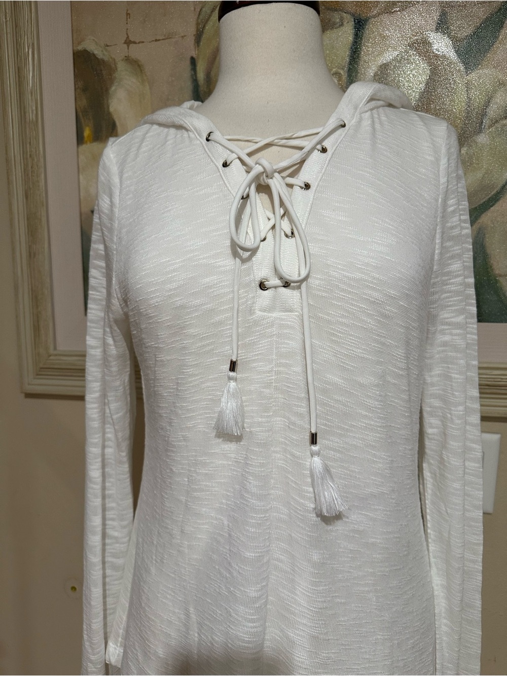 White House Black Market Ecru LS Hood Lined Tie Front V Neck Top -Size M - Picture 2 of 11